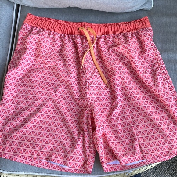 Quiet Storm since 1983 Men’s geometric print Coral Bathing suit trunks XXL XL - Picture 1 of 11